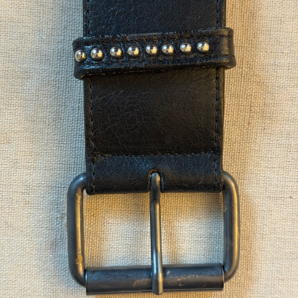 Saks Fifth Avenue black leather belt with heart studded details S NWOT - Picture 3 of 9